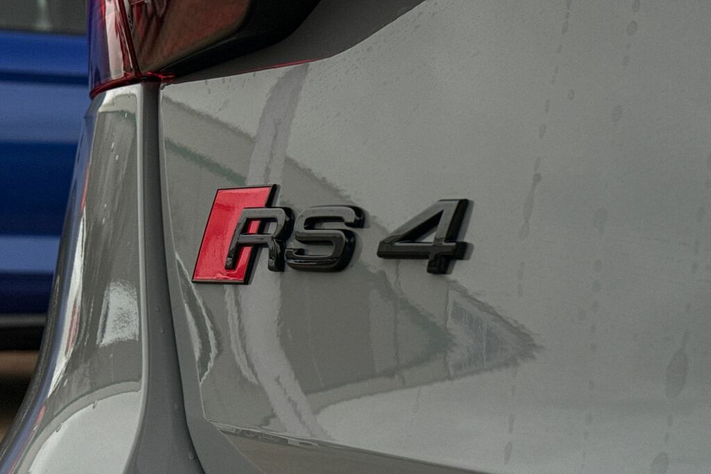 Audi RS4 Edition 25 Years Black #47