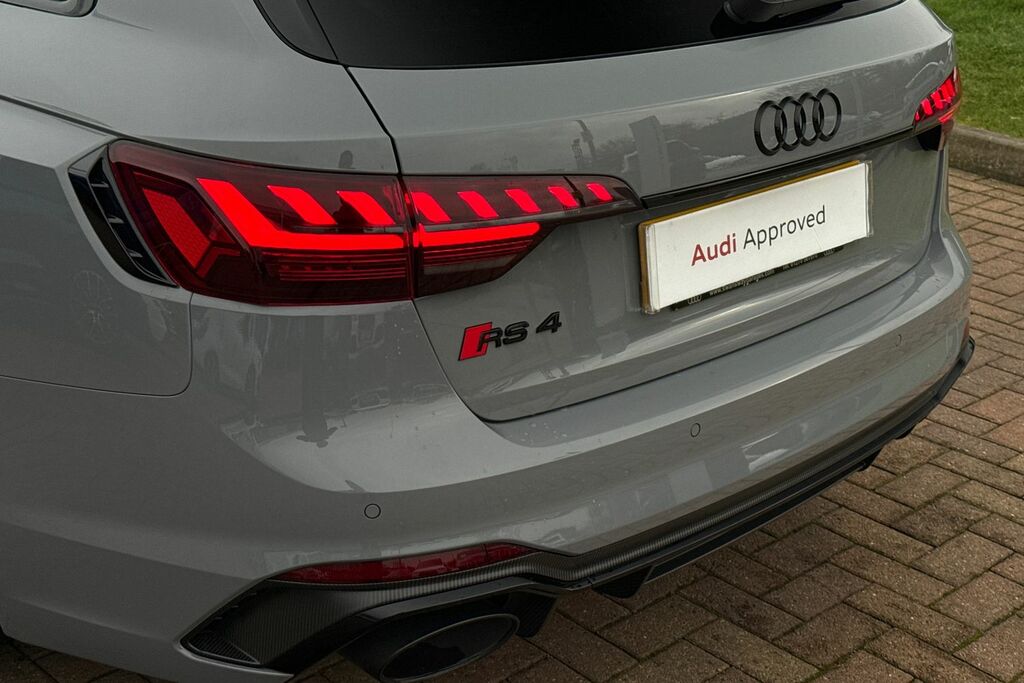 Audi RS4 Edition 25 Years Black #7