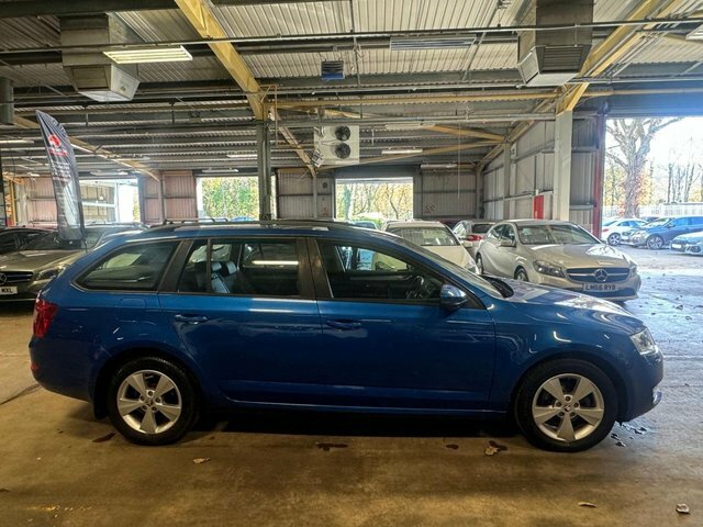 Skoda Octavia Estate DG17YHR Blue #5