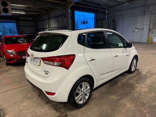 Hyundai Ix20 Hatchback White #6