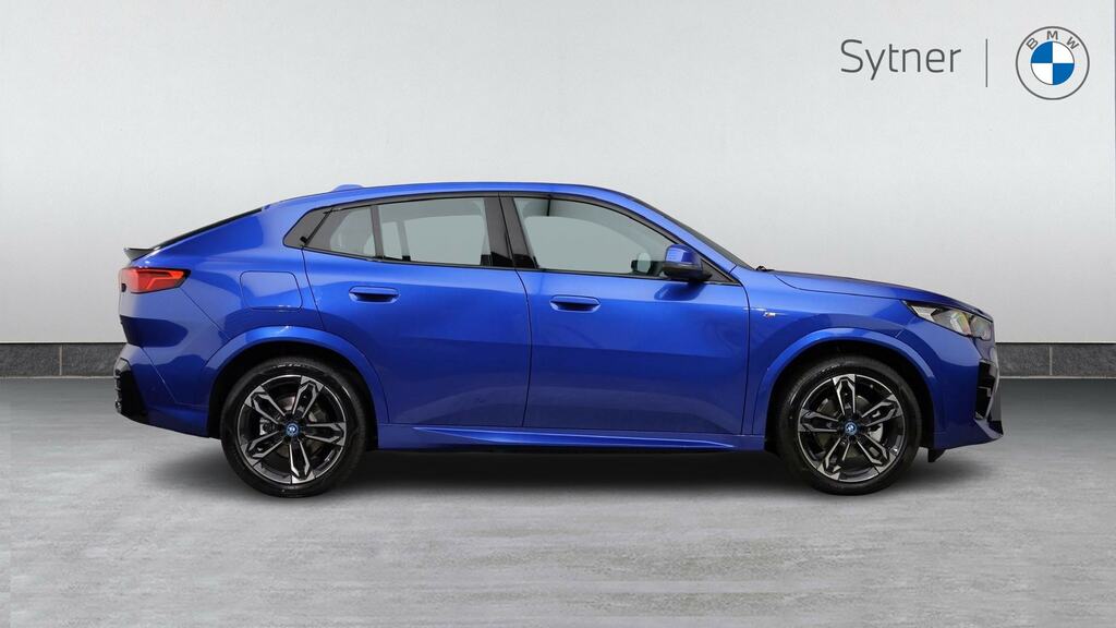BMW iX2 150Kw Edrive20 M Sport 65Kwh BG75LRZ Blue #3