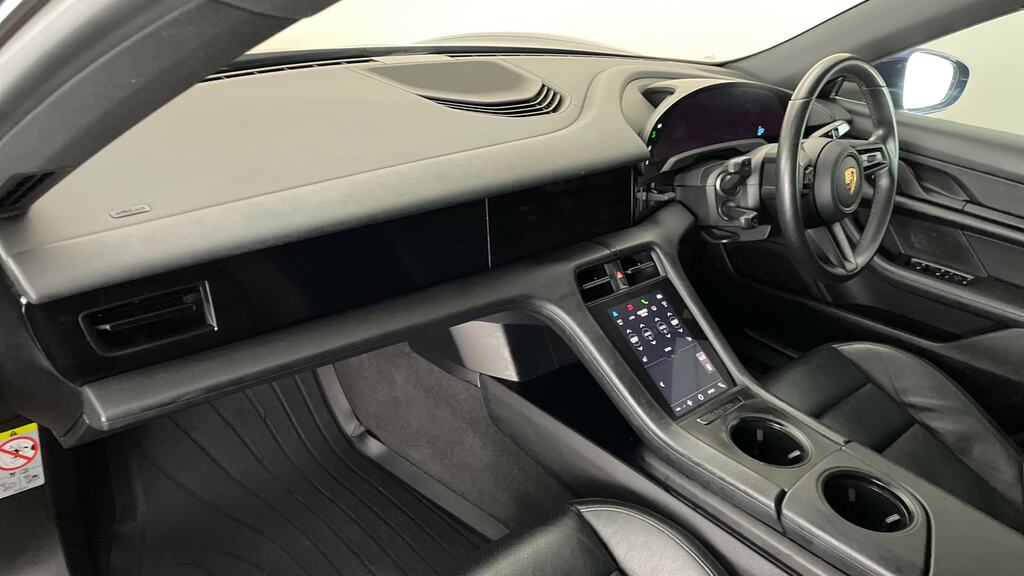 Porsche Taycan 420Kw 4S 93Kwh Black #11