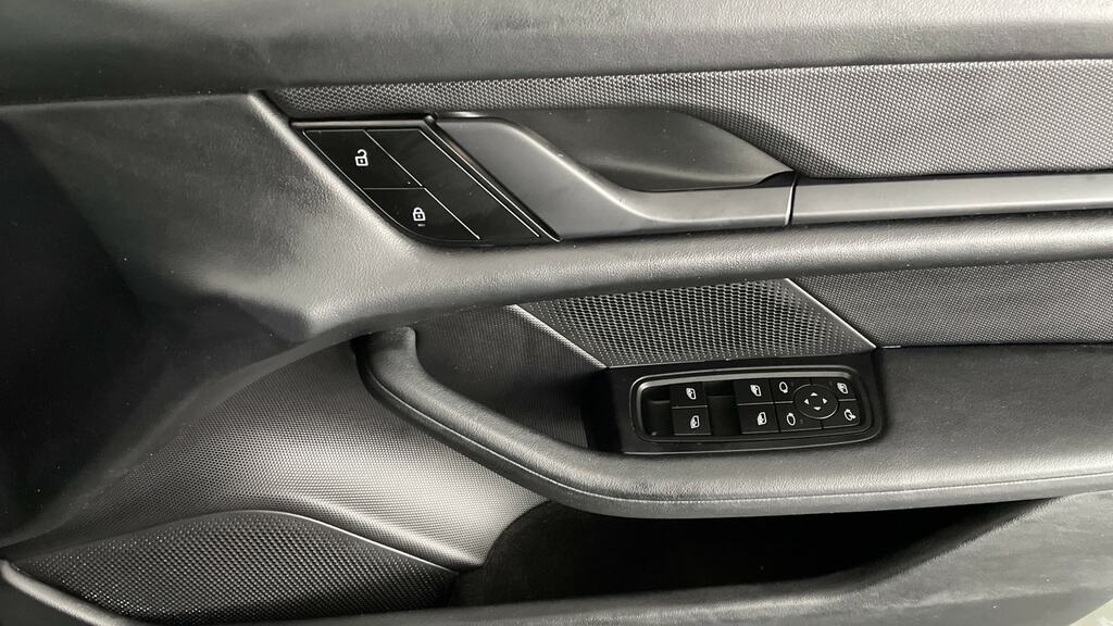 Porsche Taycan 420Kw 4S 93Kwh Black #21
