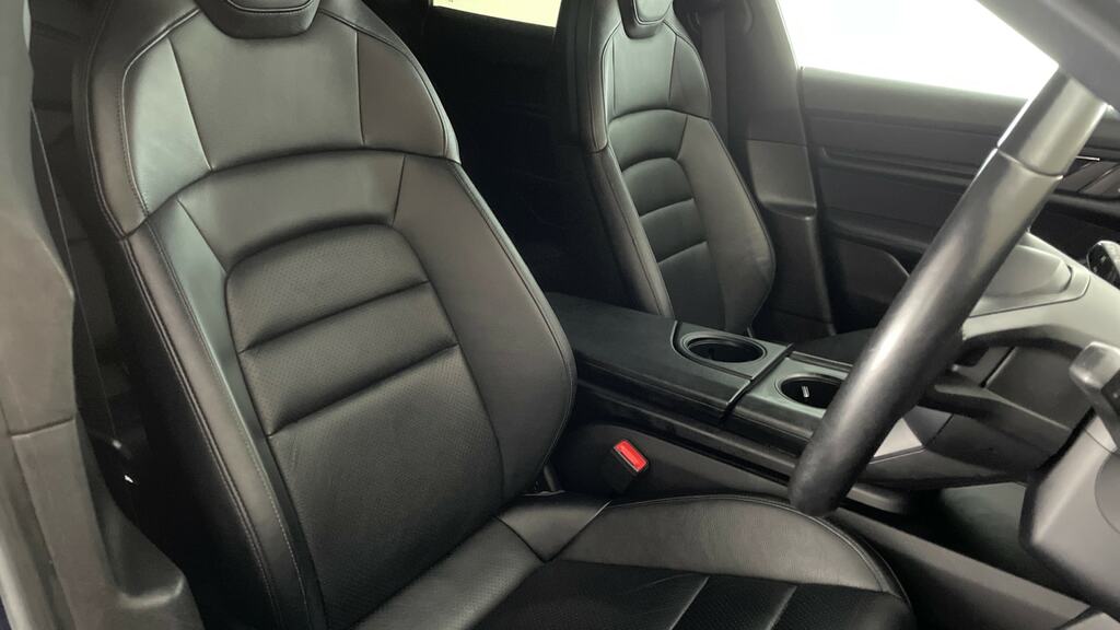 Porsche Taycan 420Kw 4S 93Kwh Black #10