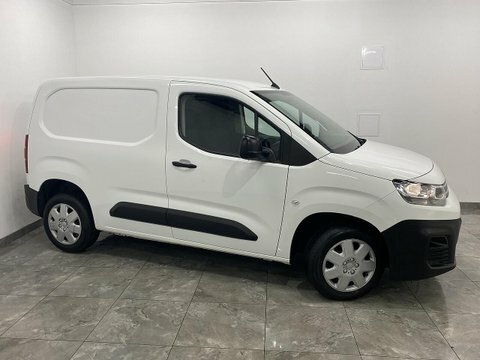 Citroen Berlingo 1.5 Bluehdi 1000 MT71GKX White #2