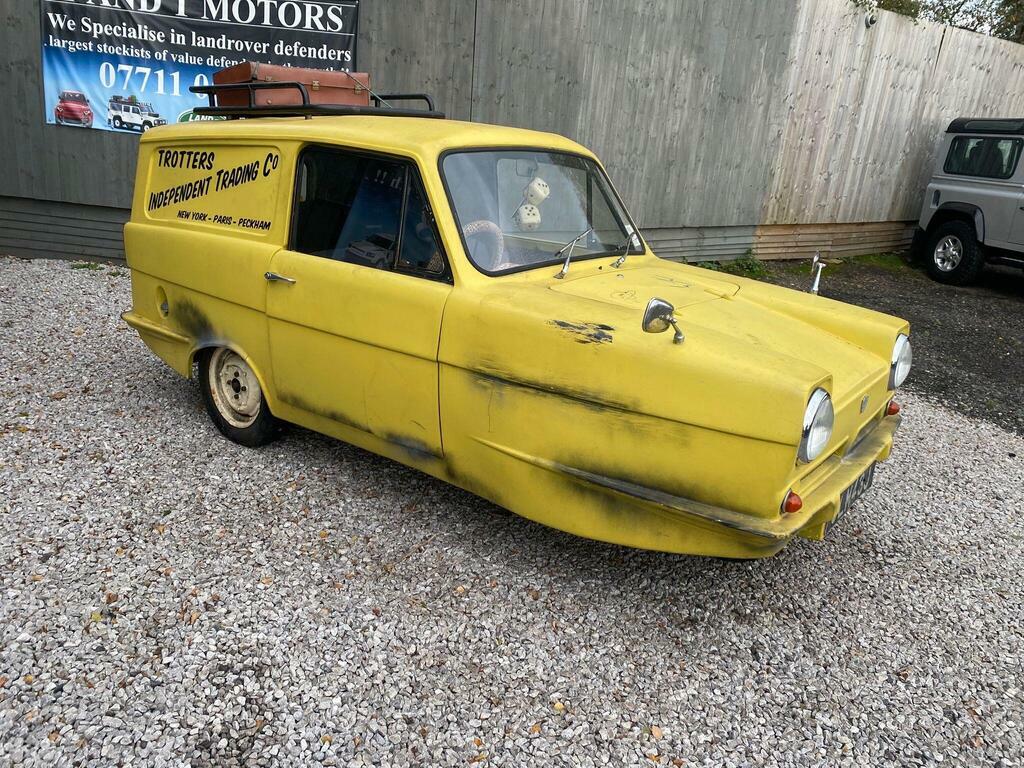 Reliant Regal Petrol Yellow