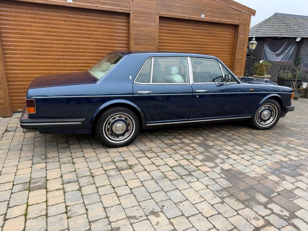 Rolls-Royce Silver Spirit Saloon Red #35