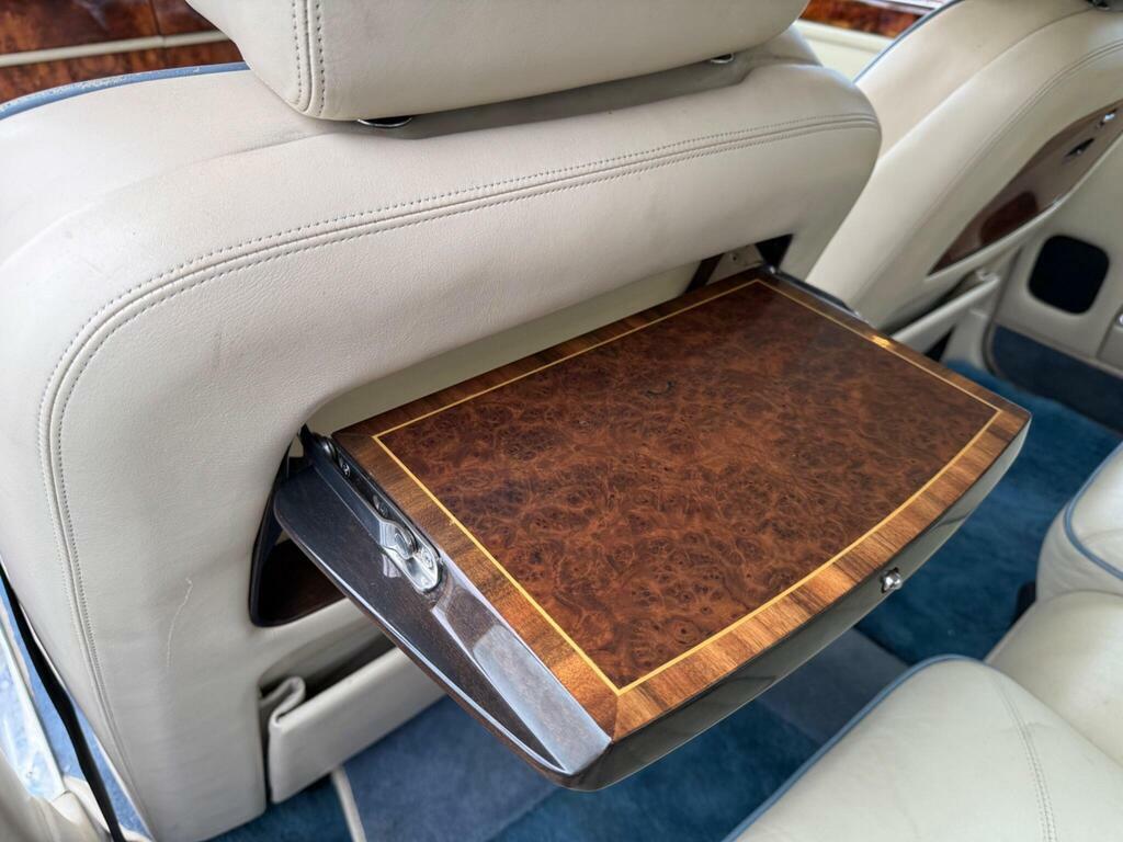 Rolls-Royce Silver Spirit Saloon Red #17