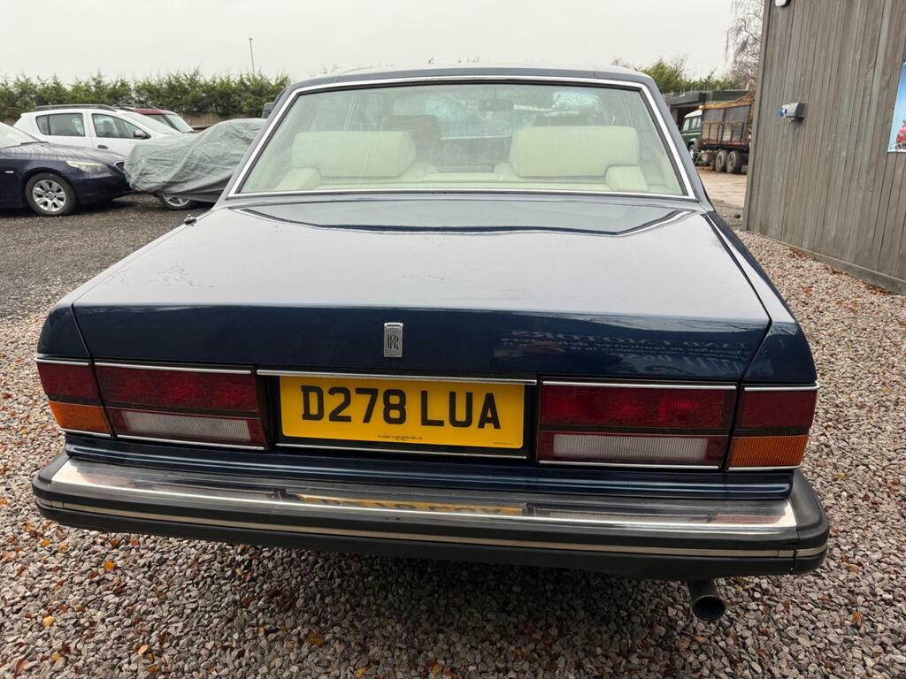 Rolls-Royce Silver Spirit Saloon Red #13