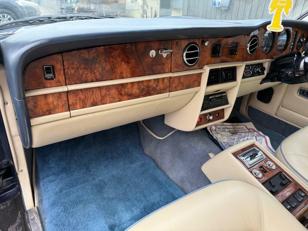 Rolls-Royce Silver Spirit Saloon Red #56