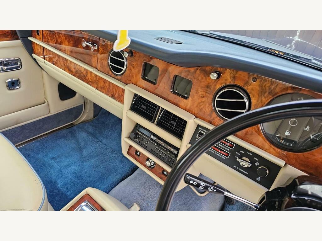 Rolls-Royce Silver Spirit Saloon Red #73