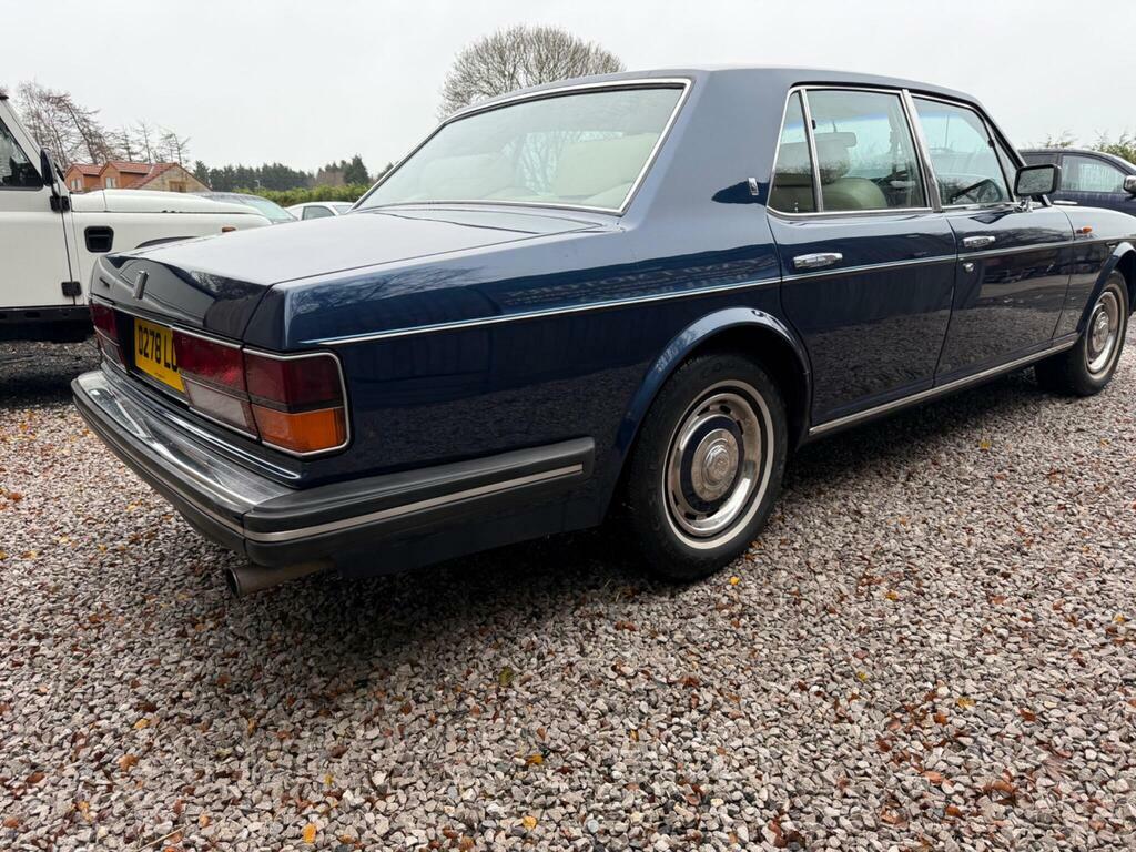 Rolls-Royce Silver Spirit Saloon Red #39