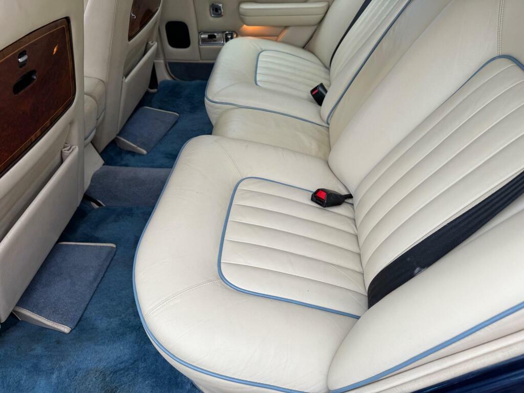 Rolls-Royce Silver Spirit Saloon Red #16
