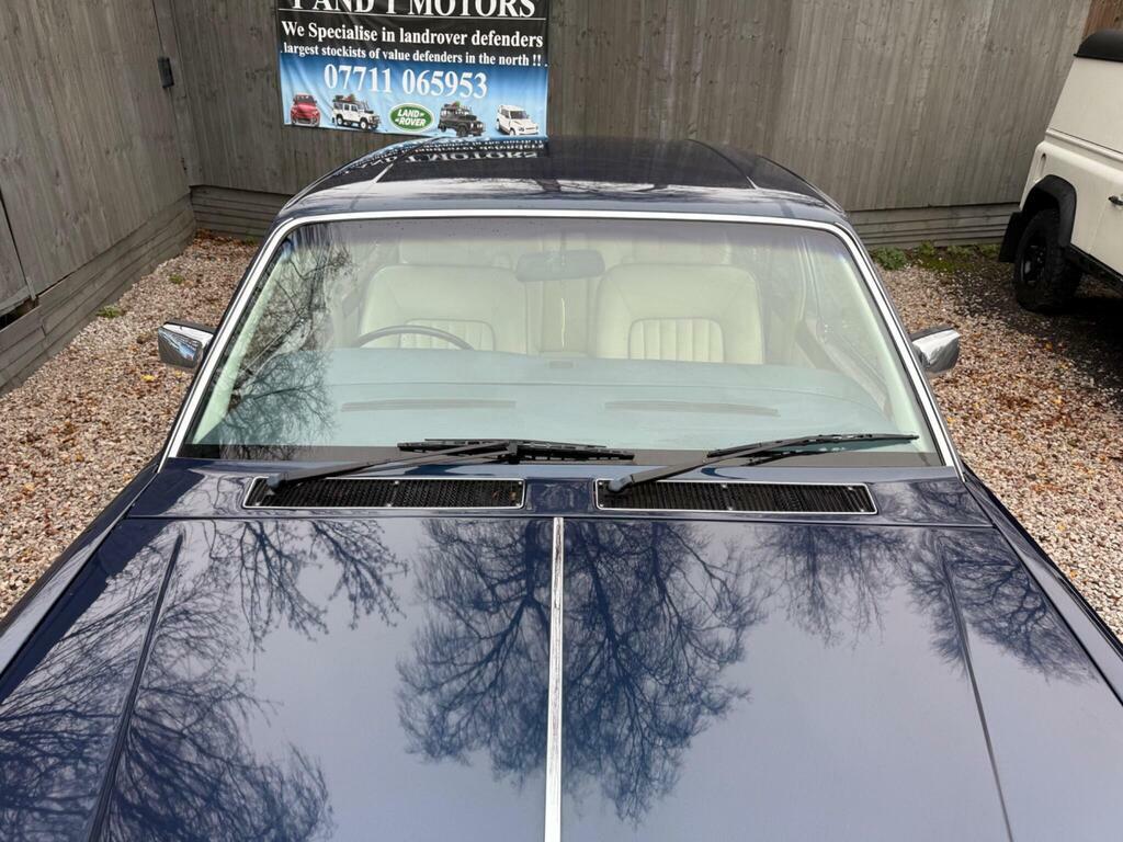 Rolls-Royce Silver Spirit Saloon Red #49