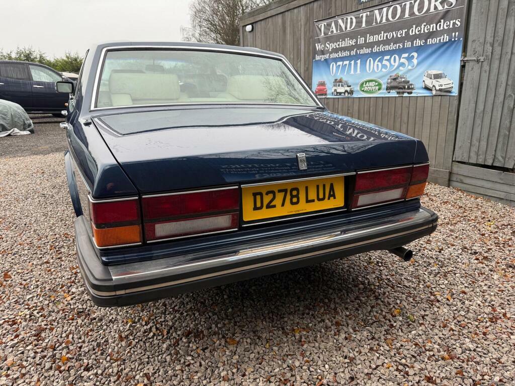 Rolls-Royce Silver Spirit Saloon Red #12