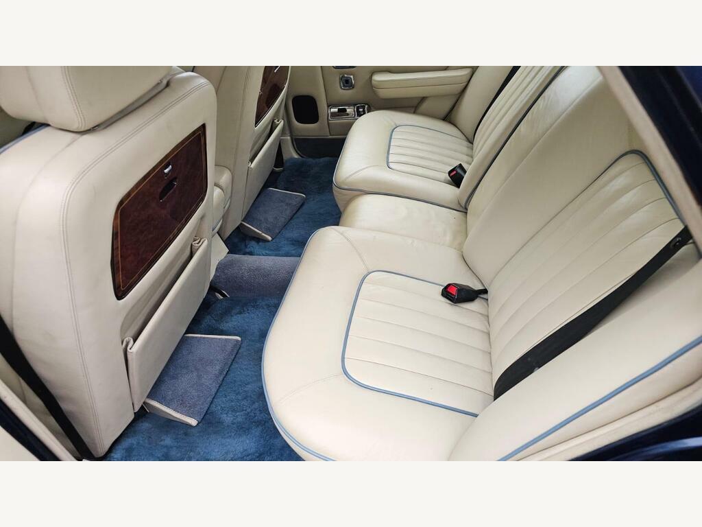 Rolls-Royce Silver Spirit Saloon Red #66