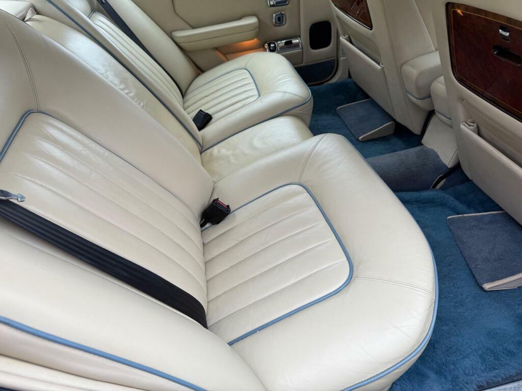 Rolls-Royce Silver Spirit Saloon Red #26