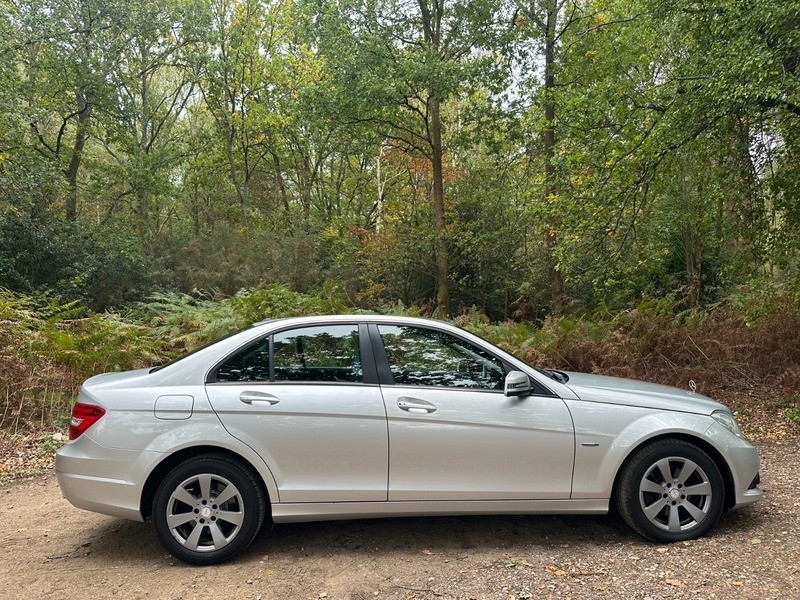 Kia Optima Saloon Crdi 2 Tech 2011 Silver #2