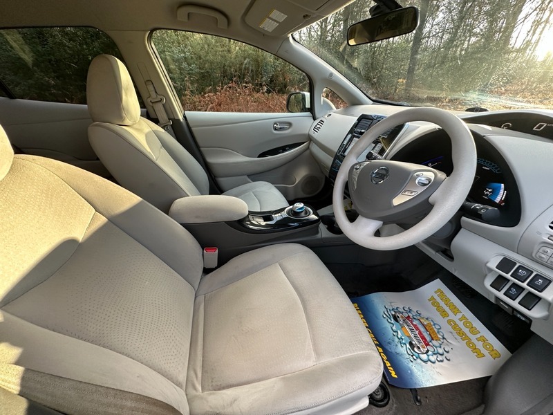 Nissan Leaf 0L Ev White #9