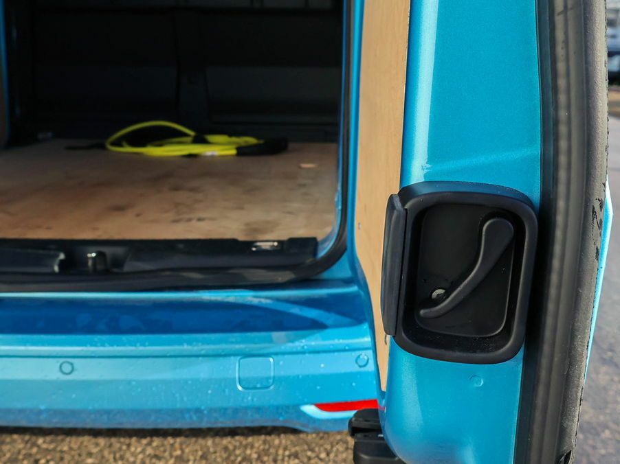 Ford Transit Connect 1.5 Ecoboost Phev 150 Limited Van AF25VAV Blue #6