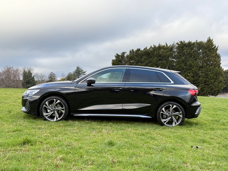 Audi A3 Sportback Tfsi S Line Black #2