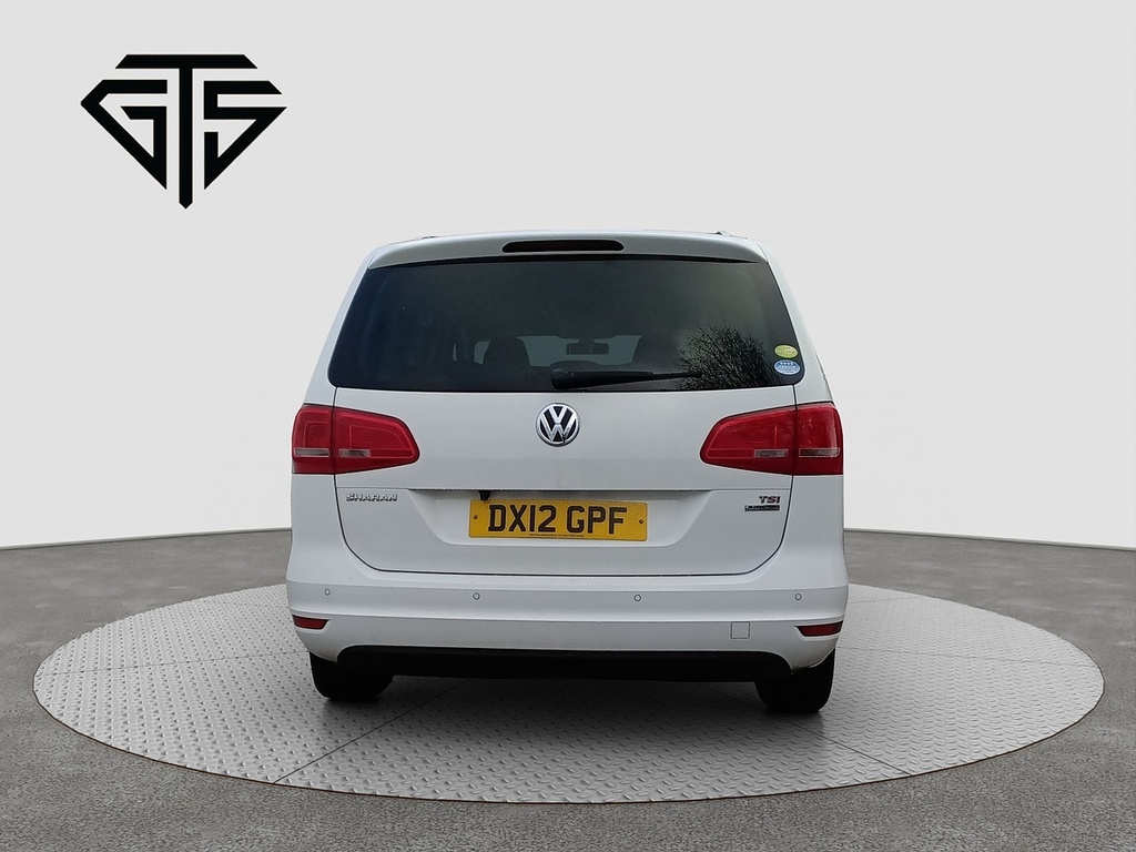 Volkswagen Sharan Mpv White #4