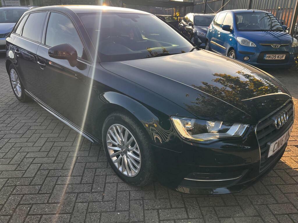Audi A3 1.6 Tdi Ultra Se Technik Sportback Euro 6 S S CN16WNA Black #4