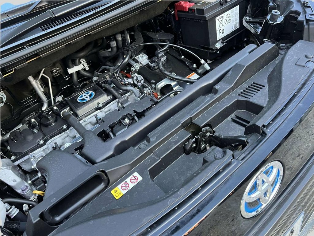 Toyota Noah 1.8 Hybrid  #33