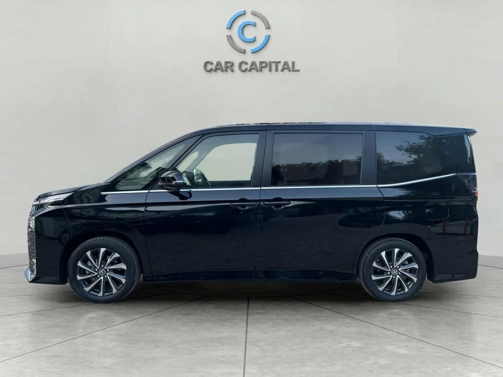 Toyota Noah 1.8 Hybrid  #9
