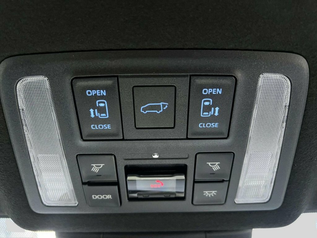 Toyota Noah 1.8 Hybrid  #31