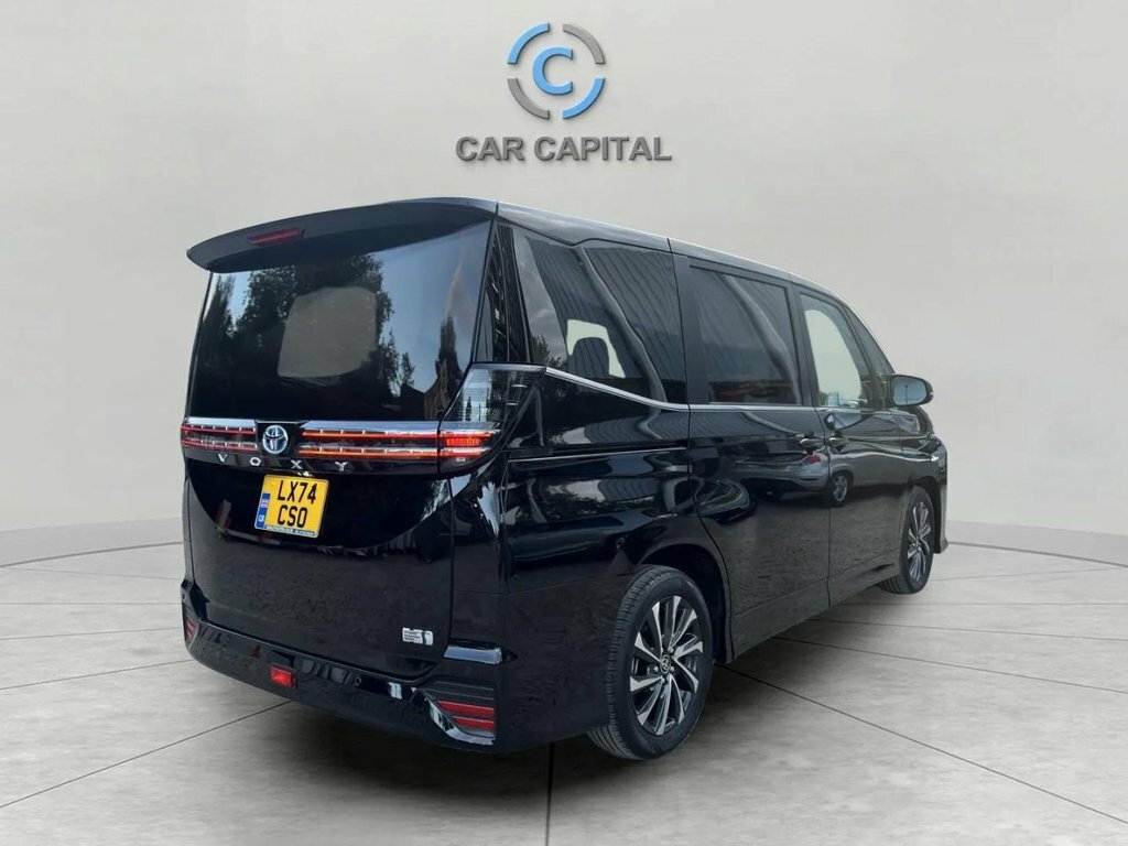 Toyota Noah 1.8 Hybrid  #4