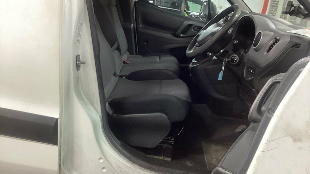 Peugeot Partner 1.6 Bluehdi 854 Professional MW17VPC White #6
