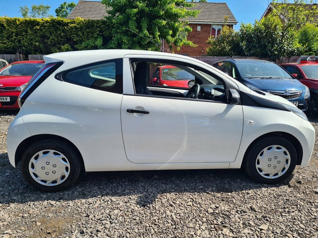 Toyota Aygo 1.0 Vvt-i X NJ16OSA White #5
