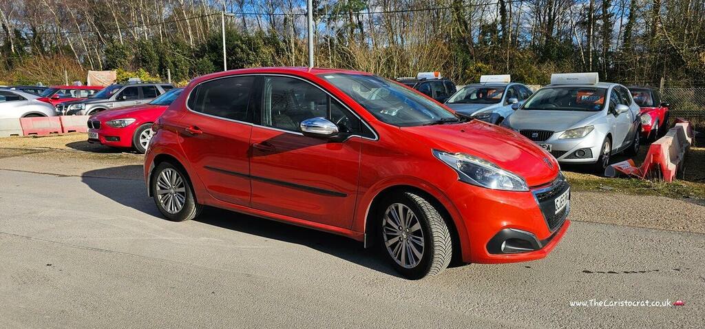 Peugeot 208 Hatchback 1.6 Bluehdi Allure 2015 GJ65RMO Orange #2