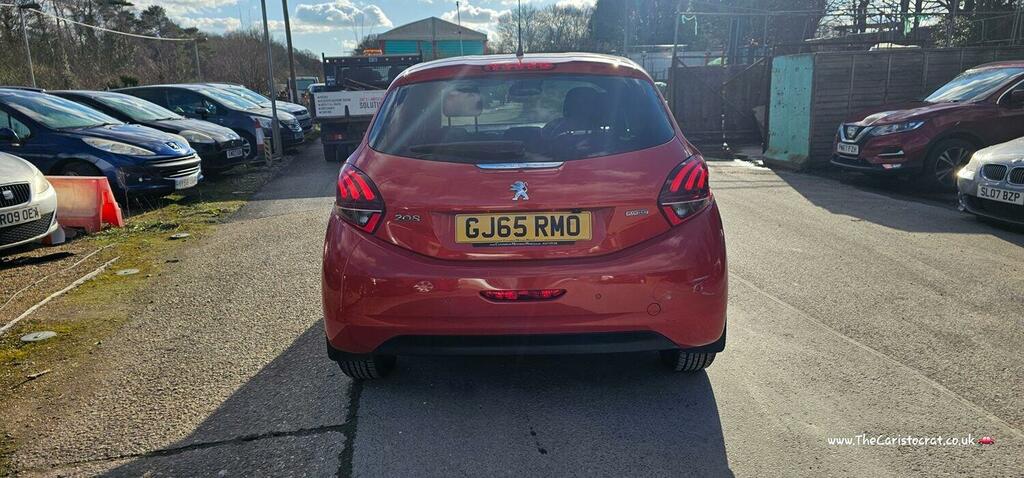 Peugeot 208 Hatchback 1.6 Bluehdi Allure 2015 GJ65RMO Orange #4