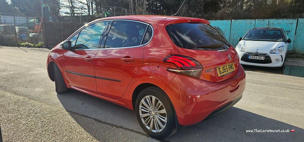 Peugeot 208 Hatchback 1.6 Bluehdi Allure 2015 GJ65RMO Orange #5