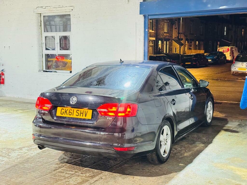 Volkswagen Jetta 1.6 Tdi Bluemotion Tech Se Euro 5 S S Black #4