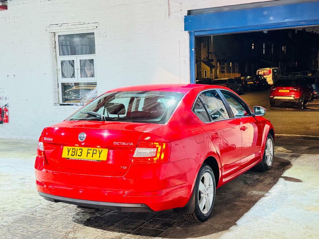 Skoda Octavia 1.6 Tdi Se Dsg Euro 5 S S Red #4