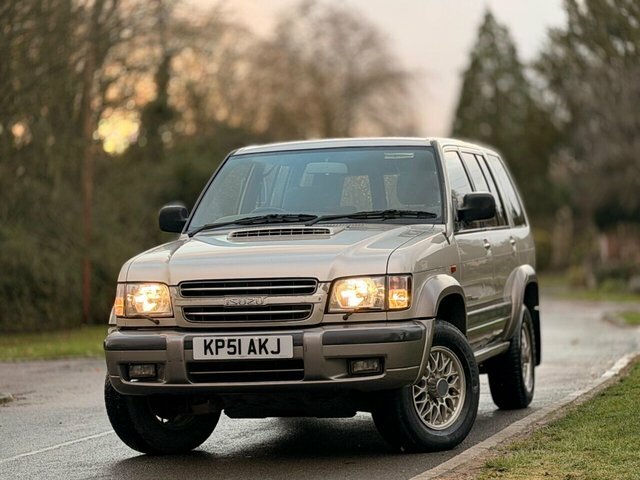 Isuzu Trooper 3.0 Swb Dt Duty Red #3