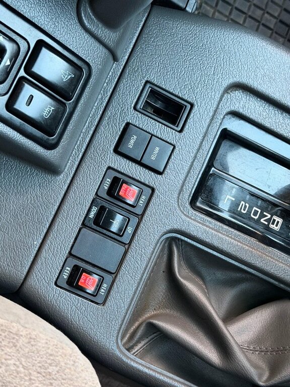 Isuzu Trooper 3.0 Swb Dt Duty Red #32