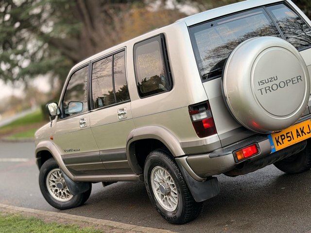 Isuzu Trooper 3.0 Swb Dt Duty Red #14