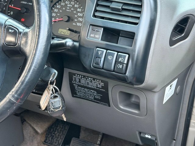 Isuzu Trooper 3.0 Swb Dt Duty Red #25