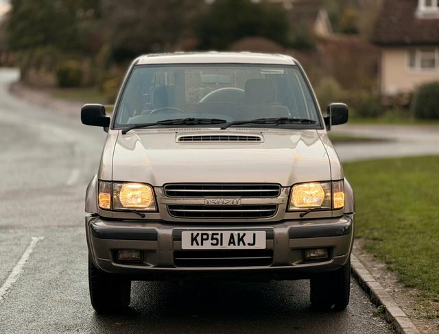 Isuzu Trooper 3.0 Swb Dt Duty Red #7