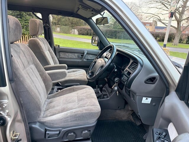 Isuzu Trooper 3.0 Swb Dt Duty Red #16