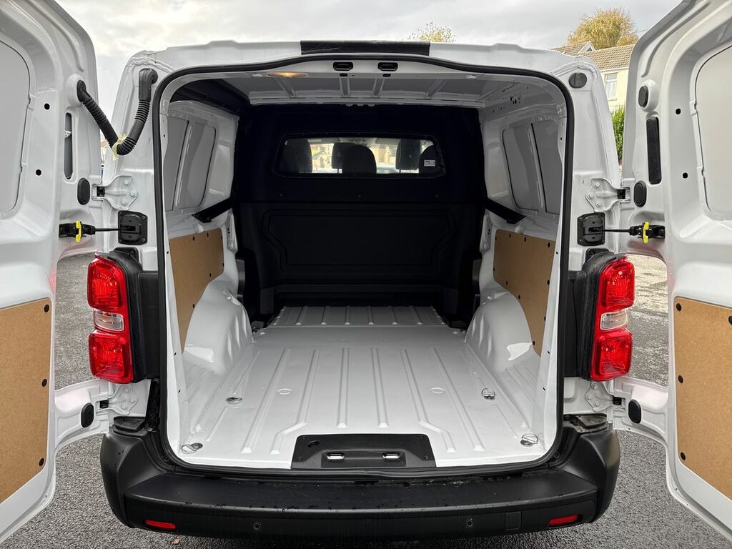 Vauxhall Vivaro XL 2.0 Turbo D 145 Prime H1 Double Cab White #6