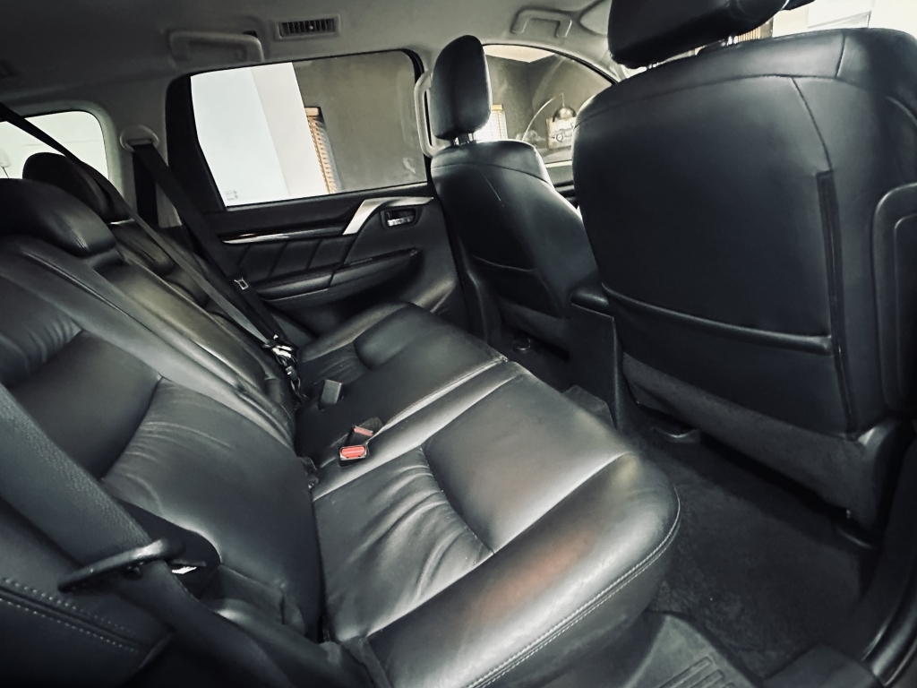 Mitsubishi Shogun Di-d 4 Black #14