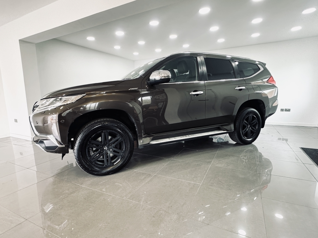 Mitsubishi Shogun Di-d 4 Black #2