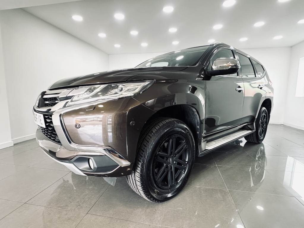 Mitsubishi Shogun Di-d 4 Black #1