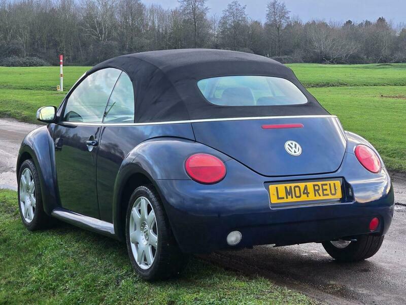 Volkswagen Beetle 2.0 S Cabriolet Blue #5