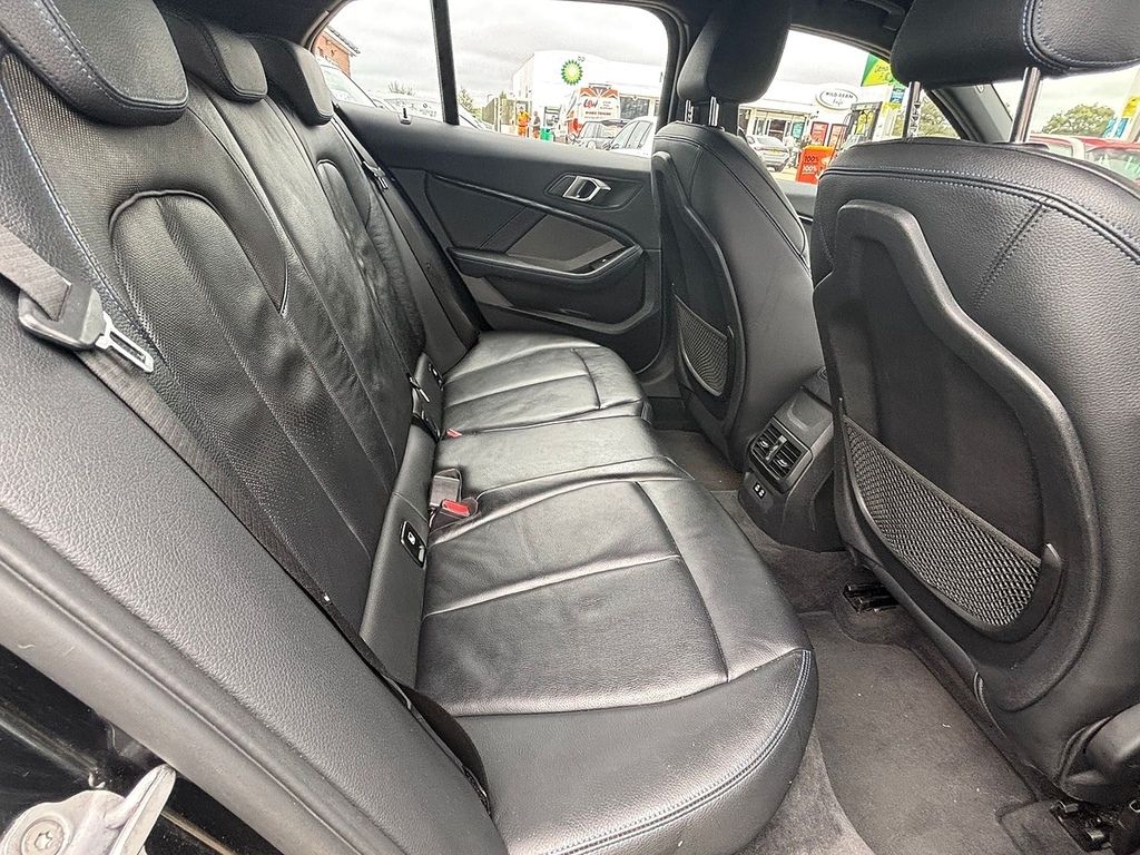 BMW 1 Series 1.5 118I M Sport Dct Euro 6 Ss RO70OBL Black #6